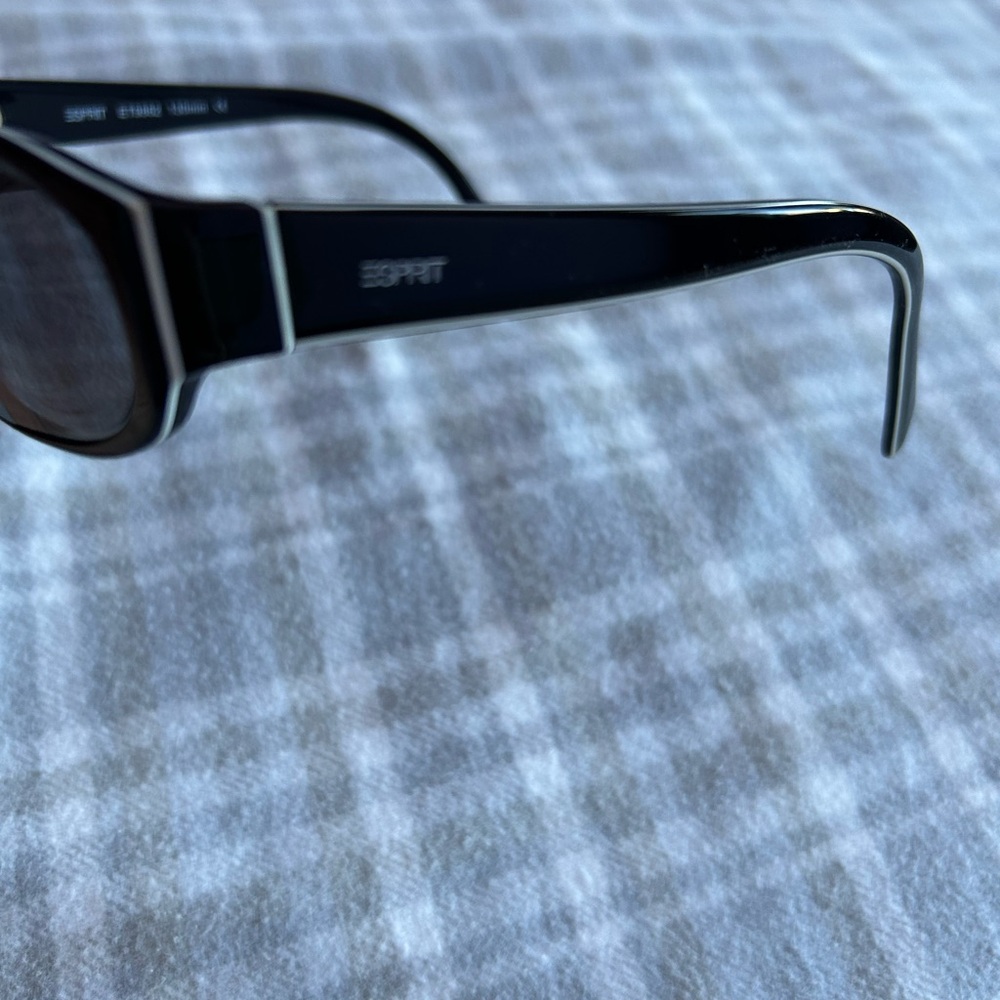 Esprit Elegant Black Sunglasses w/ prescription lenses - Picture 3 of 8